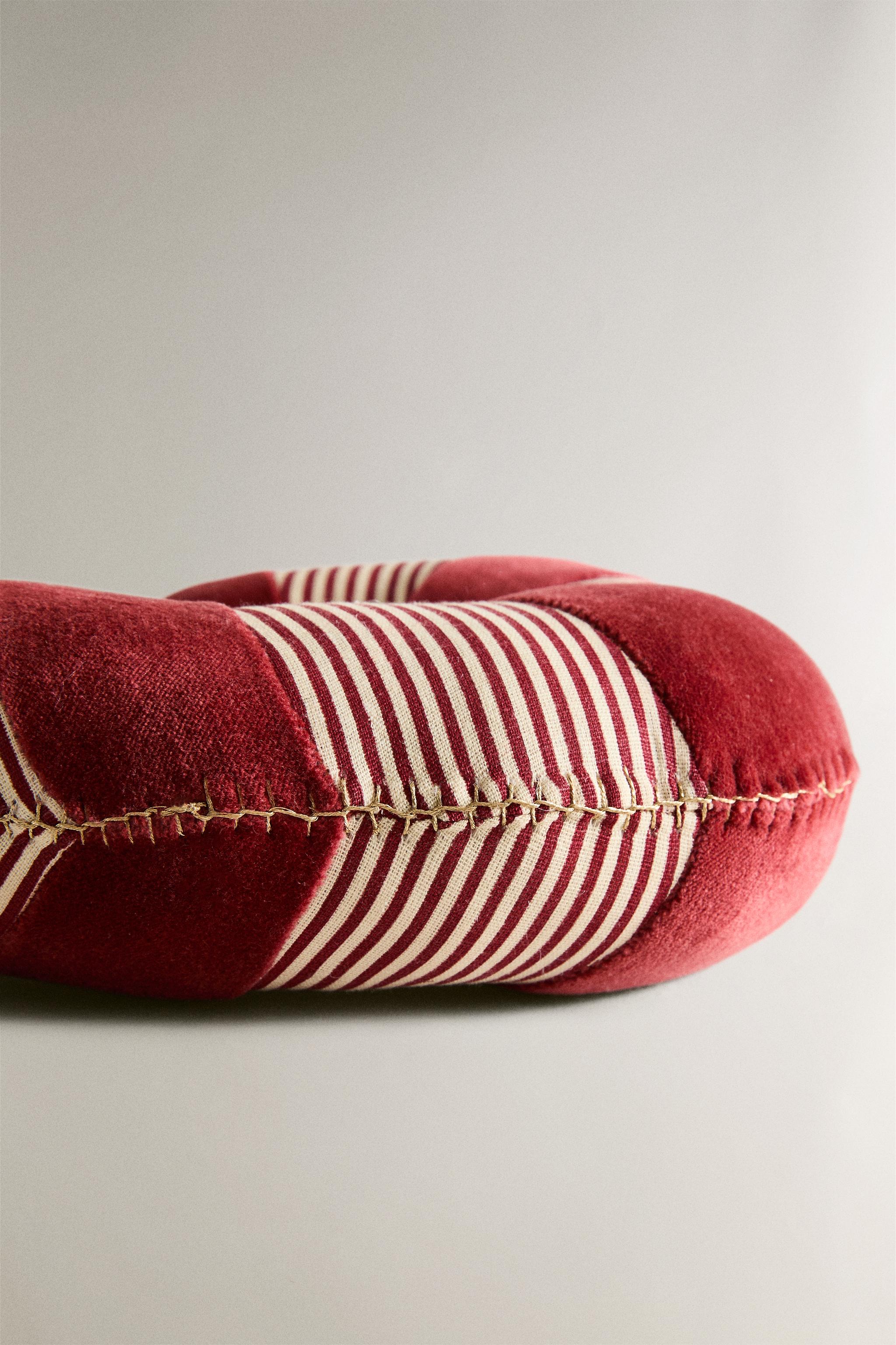 CHILDREN’S CANDY CANE CHRISTMAS THROW PILLOW